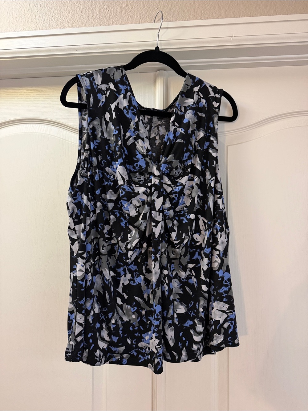 Apt. 9 Black Floral Print Sleeveless Camisole with Blue & Gray Accents